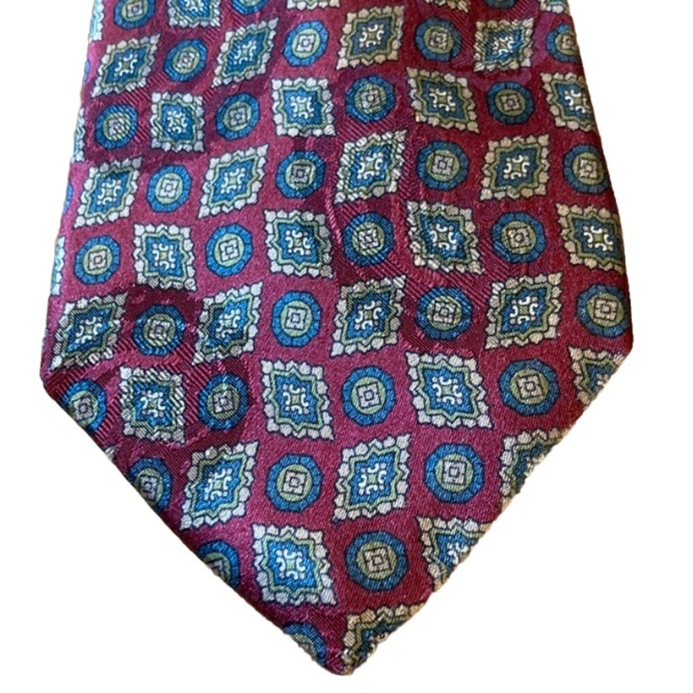 Boston‎ Traders Mens Burgundy Geometric Medallion 100% Silk Necktie Made in USA